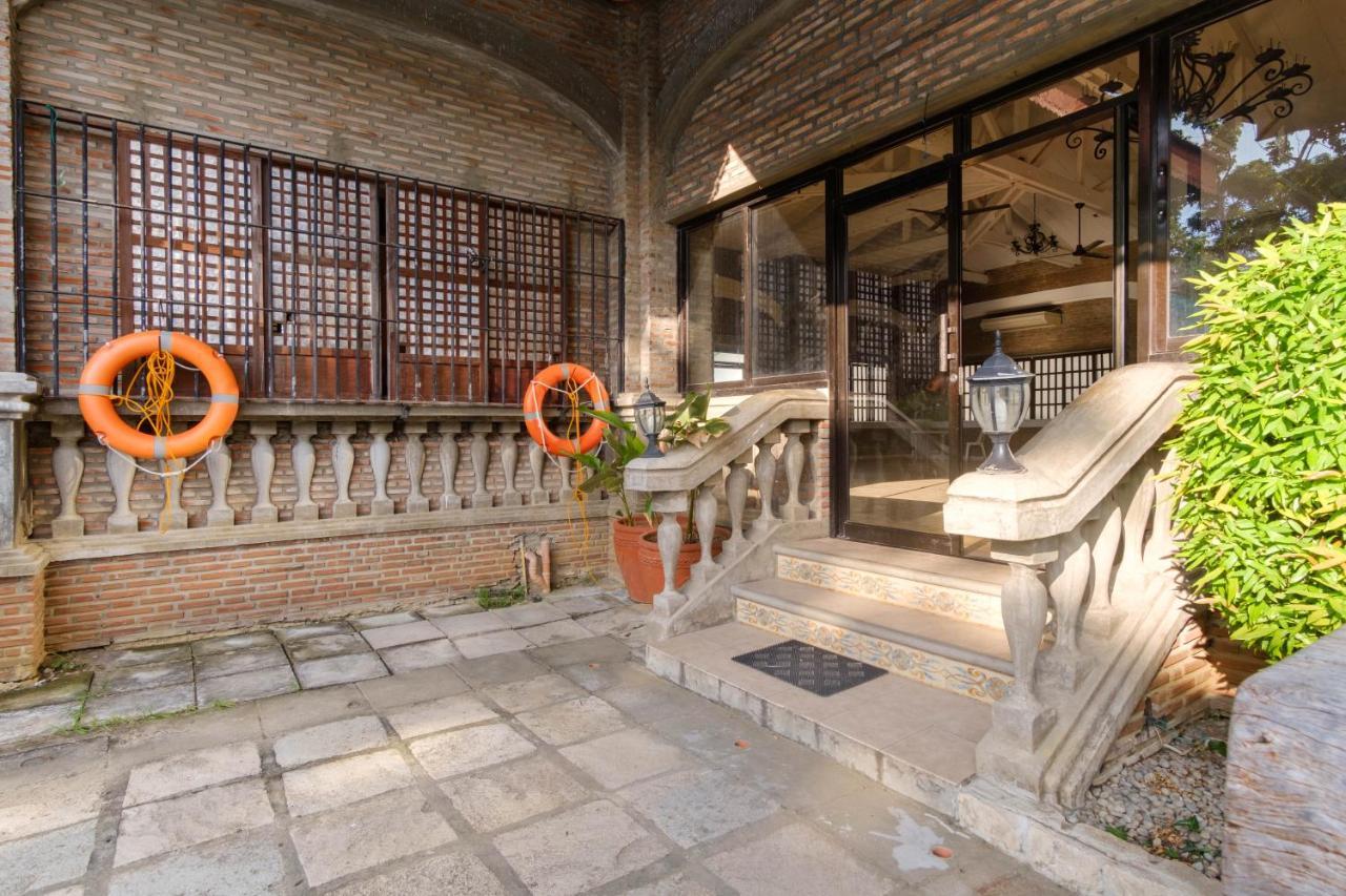 Reddoorz Plus Near Vigan Convention Center Εξωτερικό φωτογραφία